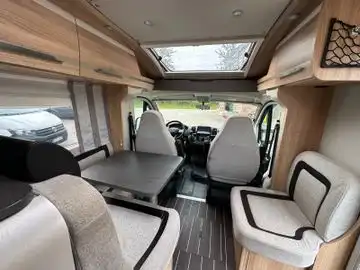 KNAUS Sky TI 700 MEG Platinum Selection